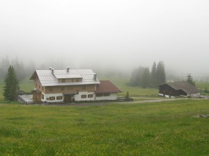 Zeit für die erste Rast im Gasthof Alpenglühen